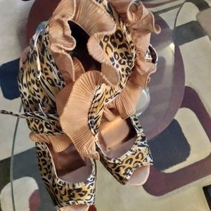 3 toned peeptoe Heels